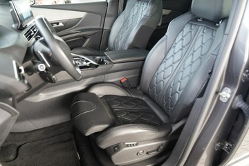 Peugeot 5008 II Crossover Facelifting 1.6 PureTech 180KM 2022 Peugeot 5008 GT kamera Skora adc Nawi PANORAMA bli, zdjęcie 21