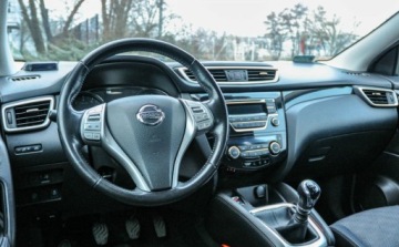 Nissan Qashqai II Crossover 1.2 DIG-T 115KM 2016 Nissan Qashqai Salon PL 114 tys. km Bezwypadkowy 2016 r. 1.2 Benzyna 115KM, zdjęcie 8
