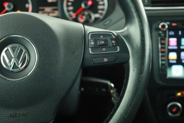 Volkswagen Jetta VI Sedan 1.6 TDI CR DPF 105KM 2012 VW Jetta 1.6 TDI, Salon Polska, Klima, zdjęcie 13