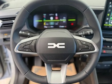 Dacia Duster III 2026 Od ręki - Expression 1.2 TCe Hybrid-G 4x4 LPG 150KM / Pakiet Zimowy, zdjęcie 8
