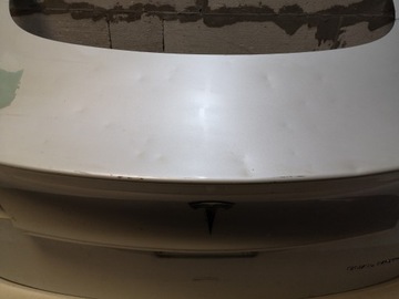 Klapa bagażnika Tesla III 3