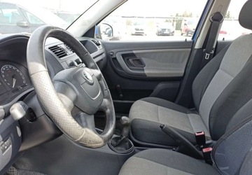 Skoda Fabia II Hatchback 1.2 i HTP 60KM 2009 Skoda Fabia Skoda Fabia, zdjęcie 7