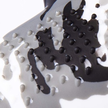 ЧЕХОЛ ПАНДАРЕНА С КЛЕПКАМИ для PS5 Syberia