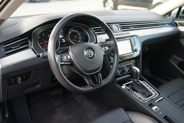 Volkswagen Passat B8 Variant 2.0 TDI BlueMotion SCR 190KM 2018 Volkswagen Passat HIGHLINE panorama SKÓRA kamera, zdjęcie 15