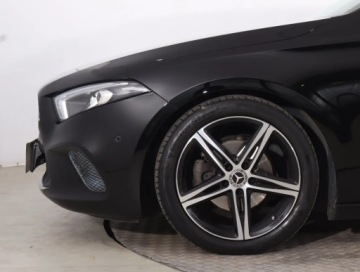 Mercedes Klasa A W177/V177 Hatchback 1.5 180d 116KM 2018 Mercedes A A 180 d, Salon Polska, Automat, Skóra, zdjęcie 13