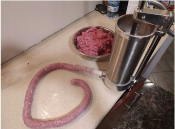 НАПОЛНИТЕЛЬ ДЛЯ КОЛБАС, МЯСНАЯ МАШИНА