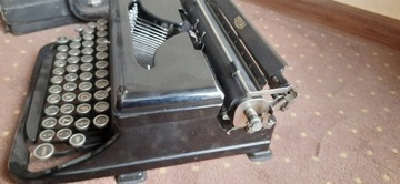 КОРОЛЕВСКАЯ пишущая машинка