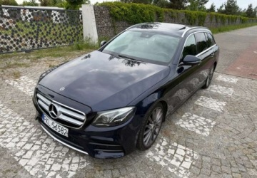 Mercedes Klasa E W213 Kombi 3.5 400 333KM 2017 Mercedes-Benz Klasa E Mercedes-Benz Klasa E 400 4Matic 9G-TRONIC AMG Line, zdjęcie 4