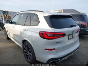 BMW X5 G05 2022 BMW X5 Phev Xdrive45e, 2022r., 4x4, 3.0L 3.0 Benzyna 282KM, zdjęcie 3
