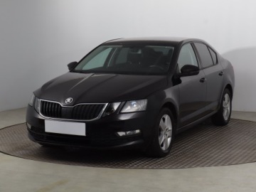 Skoda Octavia III Liftback Facelifting 1.6 TDI 115KM 2017 Skoda Octavia 1.6 TDI, Salon Polska, Klima, zdjęcie 1