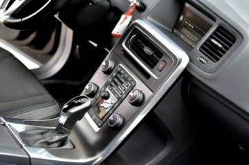 Volvo V60 I Kombi 2.0 D3 136KM 2013 Volvo V60 LiFT 2,0D 5-Cilindrów Automat Ledy, zdjęcie 20