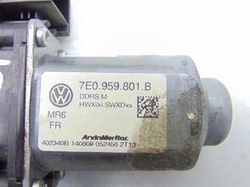 MOTOREK OKNO LEVÝ PŘEDNÍ VW T5 FACELIFT 7E0959801B