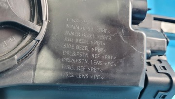 KIA STONIC 17r ФОНАРЬ ПЕРЕДНИЙ ПРАВЫЙ 92102-H8