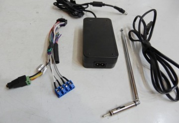 Набор элементов для магнитолы 2 DIN с Android дома.