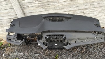 DESKA ROZDĚLOVAČE KONZOLA KOKPIT SKODA OCTAVIA 4