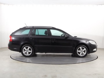 Skoda Octavia II Kombi 1.4 TSI 122KM 2011 Skoda Octavia 1.4 TSI, Xenon, Klima, Klimatronic, zdjęcie 5