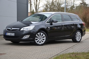 Opel Astra J Sports Tourer 1.4 Turbo ECOTEC 140KM 2012 CZARNA ZAREJESTROWANA 1.4T 140KM COSMO SERWIS NAVI SKÓRA GRZ.FOTELE, zdjęcie 2