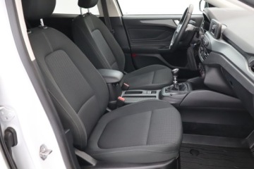 Ford Focus IV Hatchback 1.0 EcoBoost 125KM 2019 Ford Focus 1.0 EcoBoost, Salon Polska, Serwis ASO, zdjęcie 8