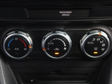 Mazda CX-3 Crossover 2.0 SKY-G 120KM 2017 Mazda CX-3 2.0 Skyactiv-G, Salon Polska, zdjęcie 15