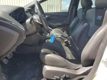 Ford Focus III RS 2.3 EcoBoost 350KM 2017 Ford Focus 2017, 2.3L, 4x4, po gradobiciu 2.3 Benzyna 350KM, zdjęcie 7