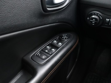 Jeep Compass II SUV 1.4 Multiair 170KM 2019 Jeep Compass 1.4 MultiAir, Salon Polska, zdjęcie 17