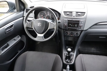 Suzuki Swift V Hatchback 5d 1.2 VVT 94KM 2013 Suzuki Swift 1.2, Salon Polska, Klima, zdjęcie 6
