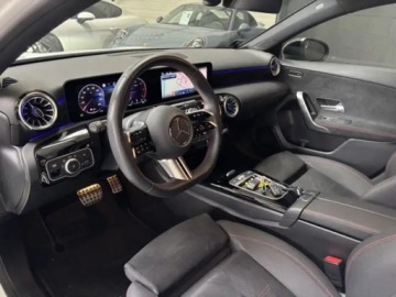 Mercedes Klasa A W177/V177 Hatchback Facelifting 2.0 200d 150KM 2025 MERCEDES-BENZ A Klasa 200 d AMG Line 2.0 (150KM) 2025, zdjęcie 9