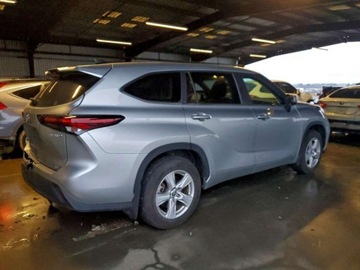 Toyota Highlander III 2024 Toyota Highlander Hybrid Le 2024 2.5 Hybryda 243KM, zdjęcie 3