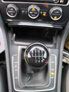 Volkswagen Golf VII Hatchback 3d Facelifting 1.5 TSI BMT 130KM 2018 Volkswagen Golf 1.5 benzyna131km2018drugie kolanastepny serwis za 13 tys.k, zdjęcie 9