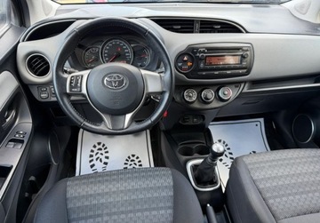 Toyota Yaris III Hatchback 5d Facelifting 1.33 Dual VVT-i 99KM 2017 Toyota Yaris salon Polska, instalacja gazowa 1.3 BenzynaLPG 99KM, zdjęcie 3