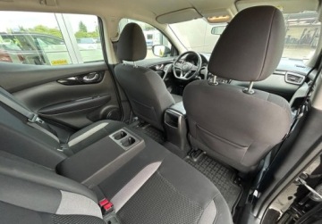 Nissan Qashqai II Crossover Facelifting 1.3DIG-T 140KM 2020 Nissan Qashqai Acenta Tempomat, Hak holowniczy, Kamera cofania, Salon Pols, zdjęcie 7