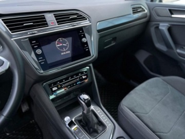 Volkswagen Tiguan II SUV Plug-in 1.4 TSI e-HYBRID 245KM 2022 Volkswagen Tiguan Tiguan 1.4 TSI Plug In DSG Highline LED Matrix Hak AsoFV, zdjęcie 11