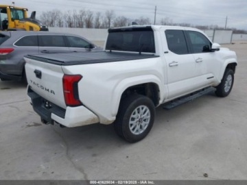 Toyota Tacoma II 2024 Toyota Tacoma Sr5 2024r., 4x4, 2.4L 2.4 Benzyna 278KM, zdjęcie 2