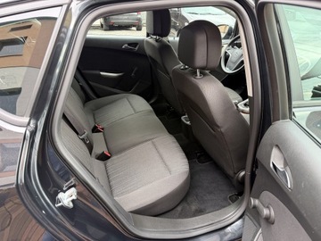 Opel Astra J Hatchback 5d 1.4 Twinport ECOTEC 100KM 2012 Opel Astra TYLKO125tyśkm SELECTION 2012 Klima 5D ZADBANA 1.4 Zwykła Benzyna, zdjęcie 25