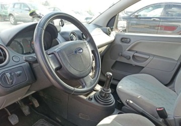 Ford Fiesta V 1.3 i 60KM 2003 Ford Fiesta Ford Fiesta 1.3 Benzyna 60KM, zdjęcie 6