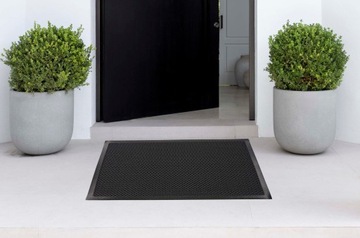 МОДНЫЙ 3D КОВРИК ДЛЯ ВХОДНОЙ ДВЕРИ, ВГЛАВИВАЮЩИЙ НАРУЖНЫЙ: 45x70см
