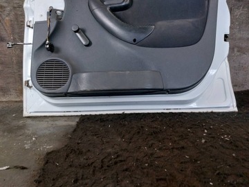 DVEŘE KOMPLETNÍ PRAVÝ PŘEDNÍ OPEL COMBO C Y474