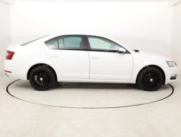 Skoda Octavia III Liftback Facelifting 1.5 TSI ACT 150KM 2019 Skoda Octavia 1.5 TSI, Salon Polska, Klima, zdjęcie 5