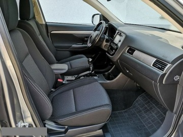 Mitsubishi Outlander III 2016 Mitsubishi Outlander 2.2 DID 150KM # Serwis #, zdjęcie 17