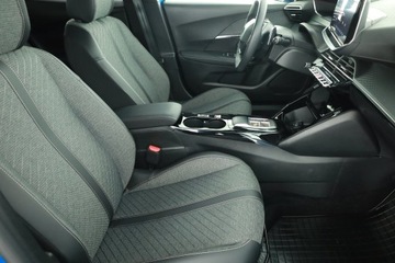 Peugeot 2008 II SUV Facelifting 1.2 PureTech 130KM 2024 Peugeot 2008 1.2 PureTech, Salon Polska, zdjęcie 6