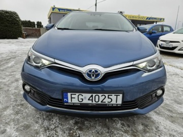 Toyota Auris II Hatchback 5d Facelifting 1.8 Hybrid 136KM 2017 Toyota Auris 1,8 Hybryda 136KM automat kamera, zdjęcie 17