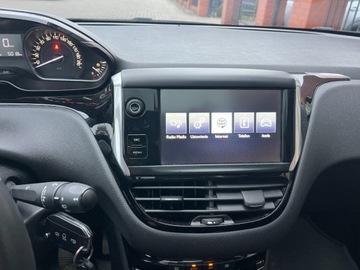 Peugeot 208 I Hatchback 5d Facelifting 1.6 BlueHDi 100KM 2016 Peugeot 208 1.6 diesel panorama dach zarej w PL ksiazka serwis zamiana, zdjęcie 9