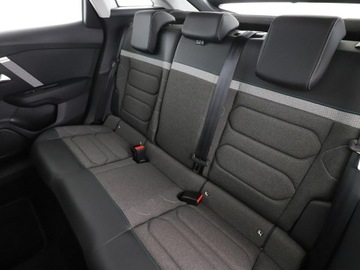 Citroen C4 III SUV 1.2 PureTech 130KM 2020 Citroen C4 klima auyo navi kamera i czujniki, zdjęcie 16