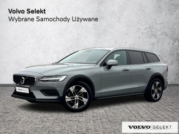 Volvo V60 II  Cross Country Facelifting 2.0 B4 197KM 2023 Volvo V60 Cross Country FV23% Plus B4D AWD LED Tem