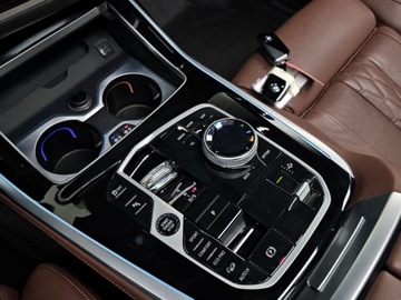 BMW X7 SUV Facelifting 3.0 40i 381KM 2025 BMW X7 xDrive40i Sport Suv 3.0 (381KM) 2025, zdjęcie 13