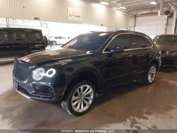 Bentley Bentayga 2017 Bentley Bentayga 2017 W12, 6.0, 4x4, od ubezpieczyciela 6.0 Benzyna 600KM, zdjęcie 1