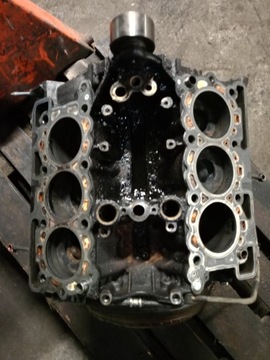 BLOK SLOUPEK MOTORU 2.7 V6 OE PEUGEOT 607