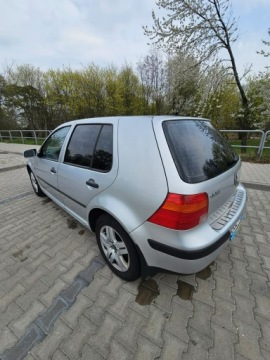 Volkswagen Golf IV Hatchback 1.4 16V 75KM 2000 Volkswagen Golf Benzyna - 2000r, zdjęcie 4