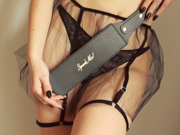 Кожаная подушечка для порки KARESS Mia