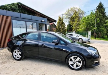 Opel Astra J Sedan 1.4 Turbo ECOTEC 140KM 2013 Opel Astra BENZYNA nawigacja SEDAN super okazja POLECAMY 1.4, zdjęcie 9